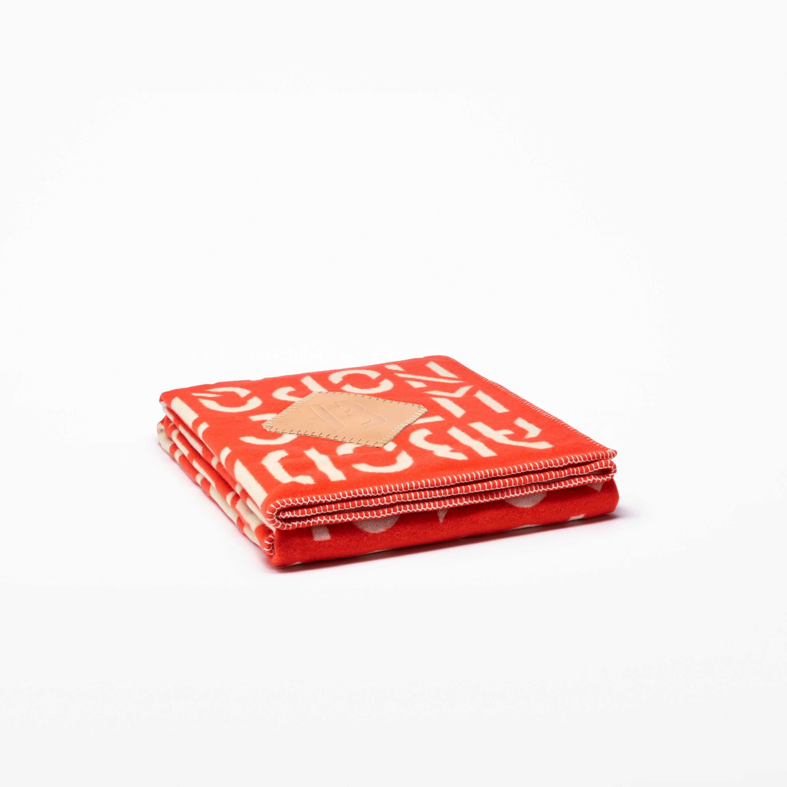 byr_h25_byproduct_blanket_red_perspective